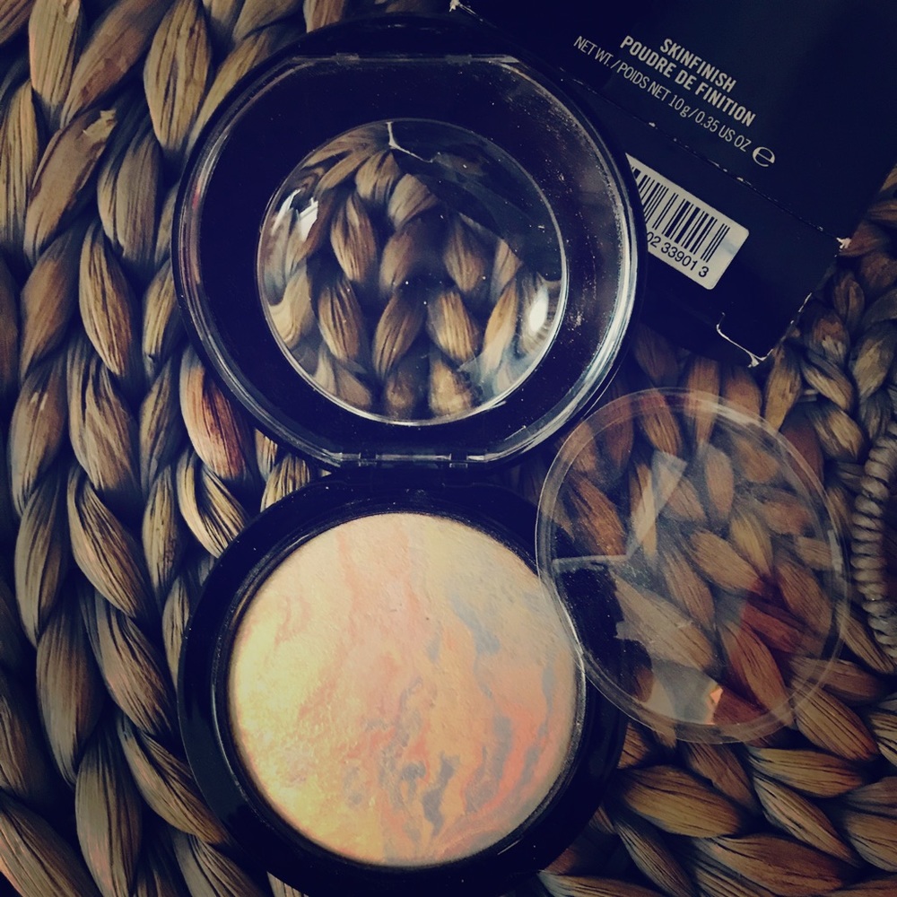 Mac skin finish powder
